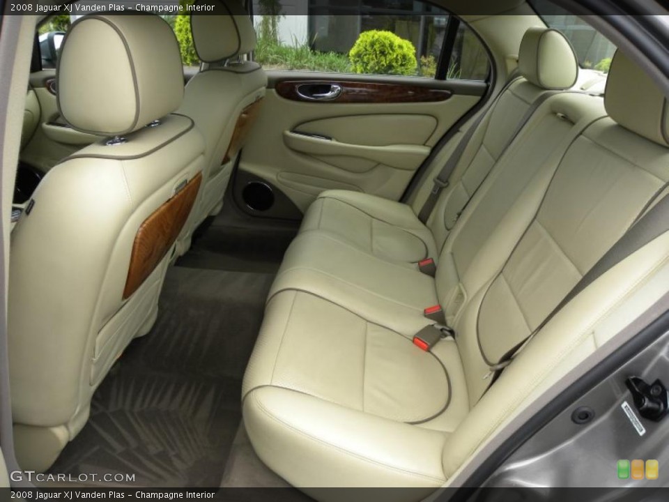 Champagne Interior Photo for the 2008 Jaguar XJ Vanden Plas #48580479