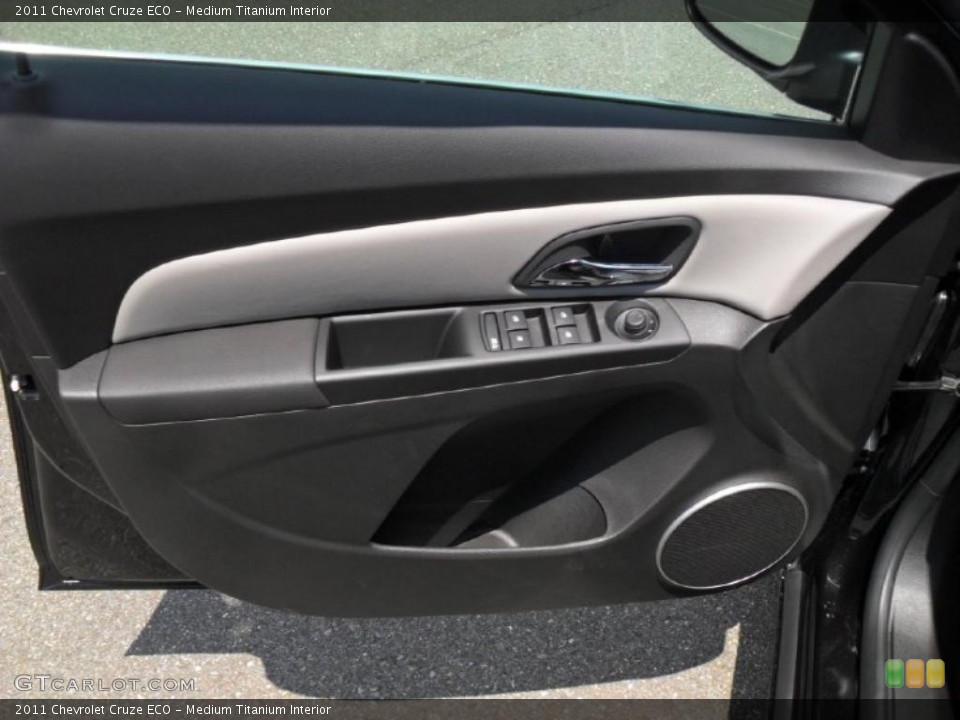 Medium Titanium Interior Door Panel for the 2011 Chevrolet Cruze ECO #48586552