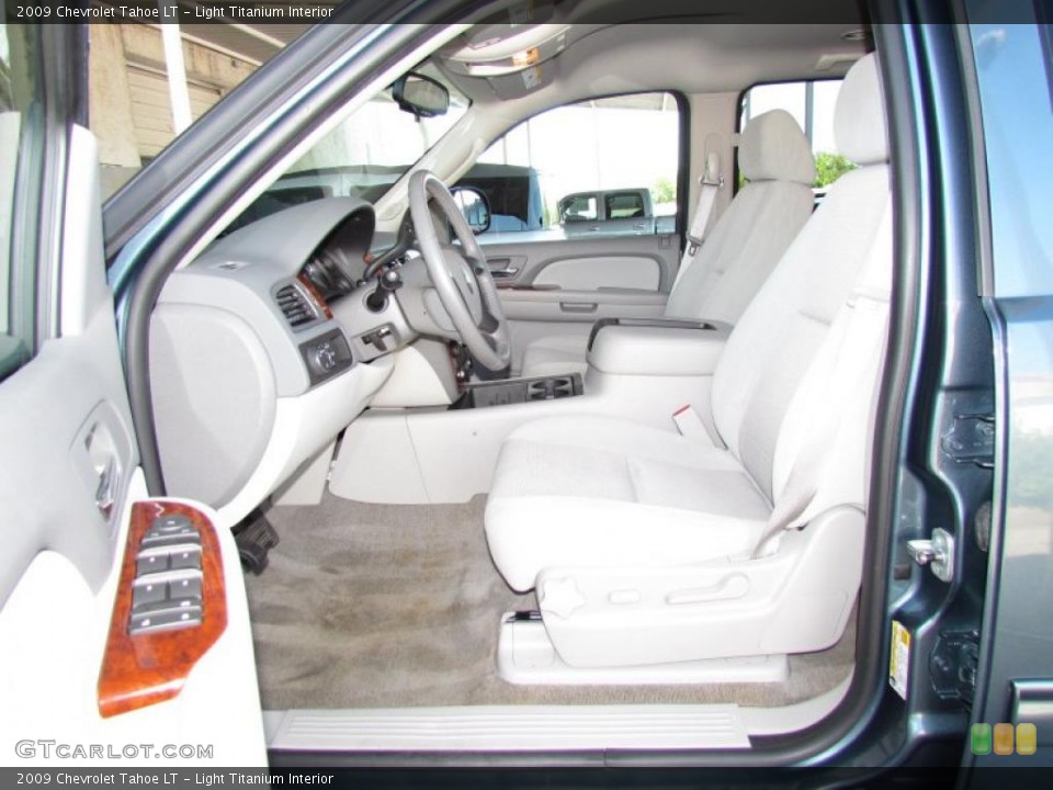 Light Titanium Interior Photo for the 2009 Chevrolet Tahoe LT #48593683