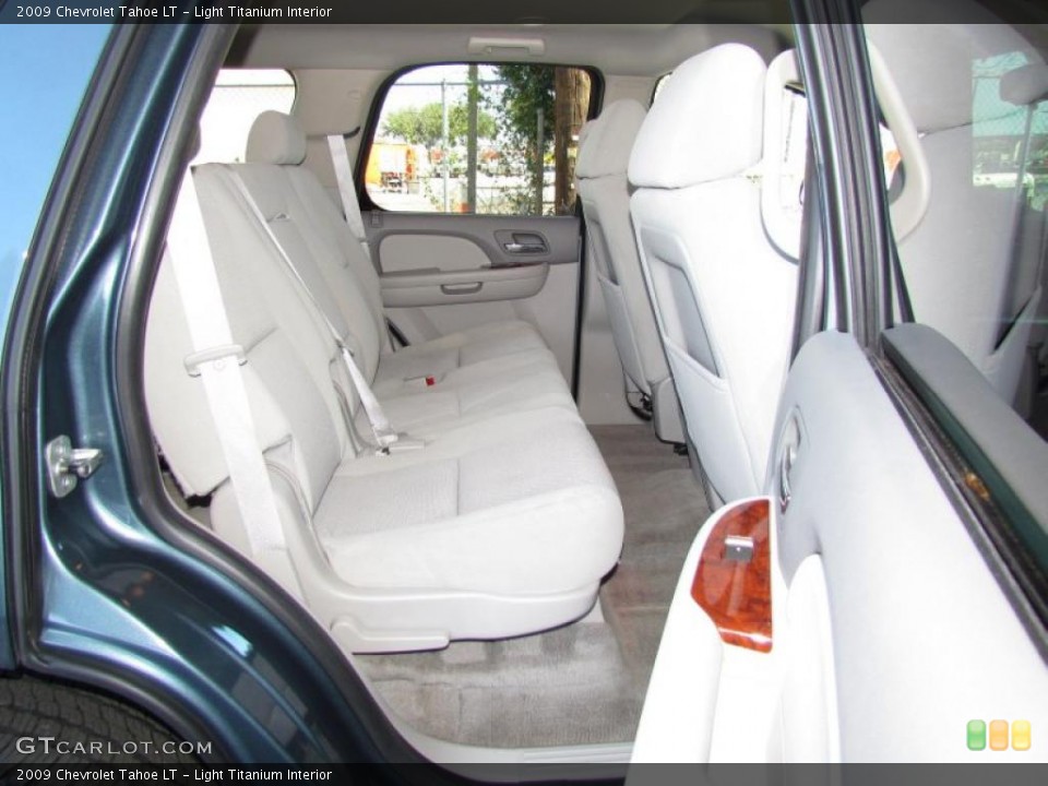 Light Titanium Interior Photo for the 2009 Chevrolet Tahoe LT #48593714