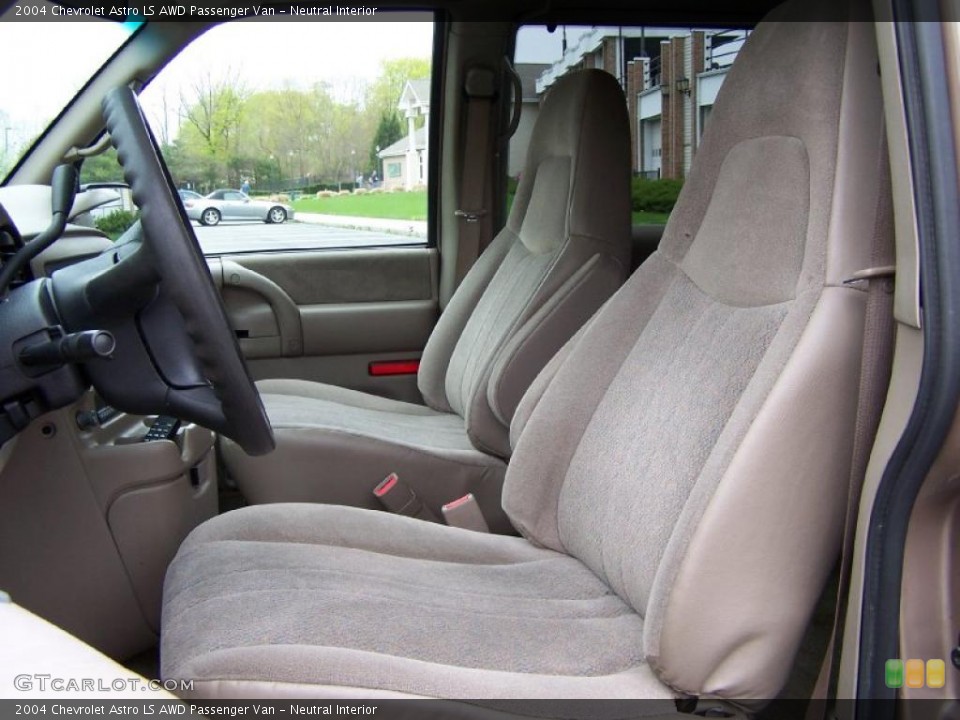 Neutral Interior Photo for the 2004 Chevrolet Astro LS AWD Passenger Van #48605180