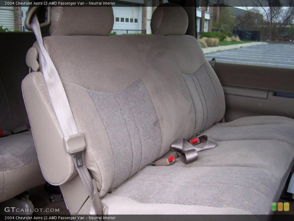 Neutral Interior Photo for the 2004 Chevrolet Astro LS AWD Passenger Van #48605225