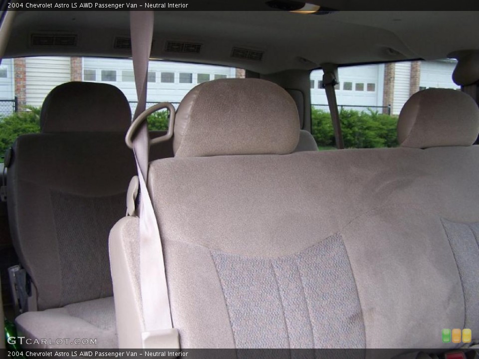 Neutral Interior Photo for the 2004 Chevrolet Astro LS AWD Passenger Van #48605246