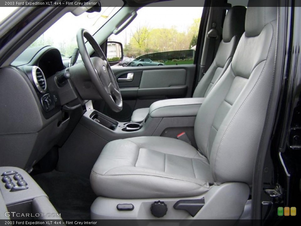 Flint Grey Interior Photo for the 2003 Ford Expedition XLT 4x4 #48606173