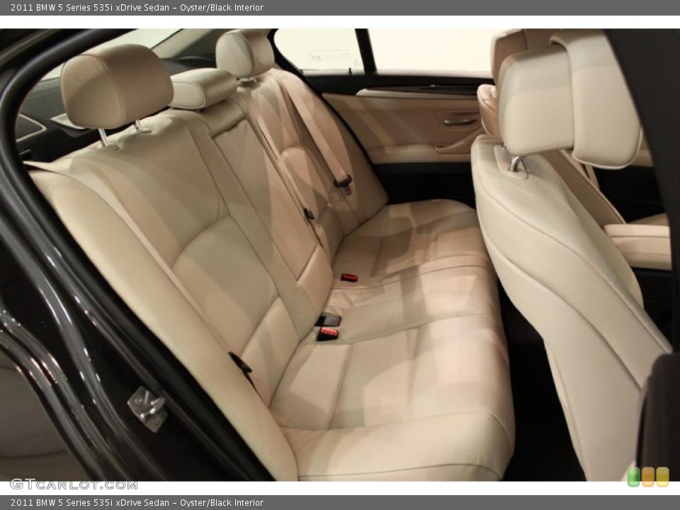 Oyster/Black Interior Photo for the 2011 BMW 5 Series 535i xDrive Sedan #48611771