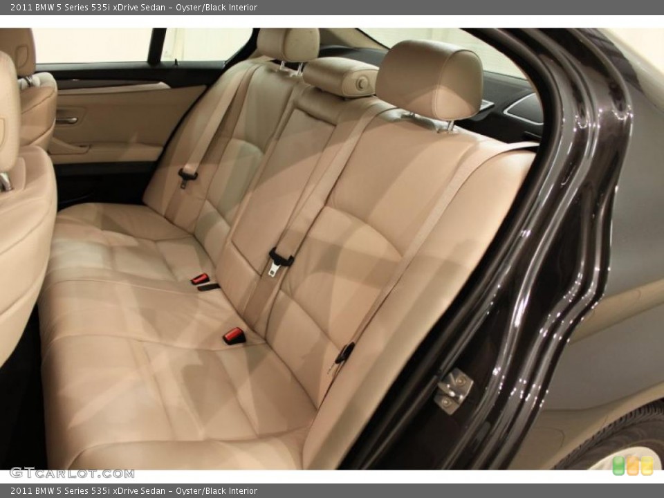 Oyster/Black Interior Photo for the 2011 BMW 5 Series 535i xDrive Sedan #48611789