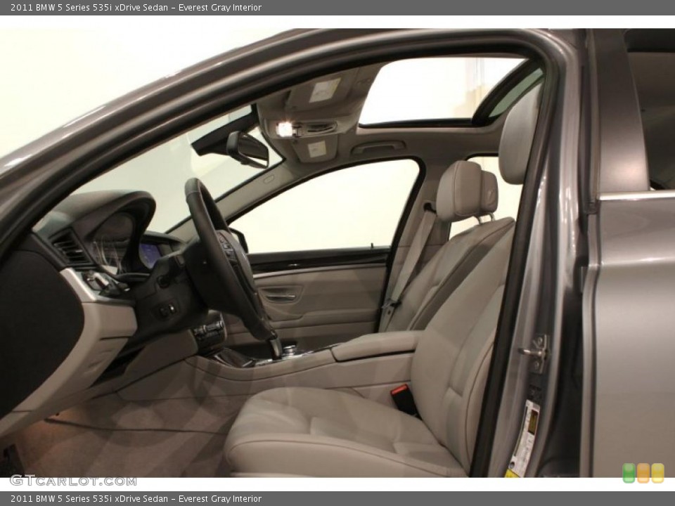 Everest Gray Interior Photo for the 2011 BMW 5 Series 535i xDrive Sedan #48612353