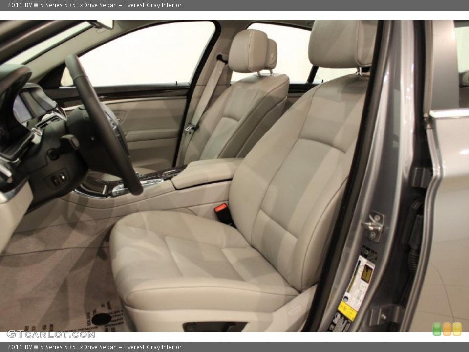 Everest Gray Interior Photo for the 2011 BMW 5 Series 535i xDrive Sedan #48612365