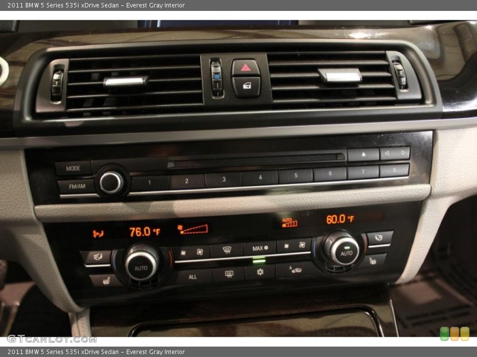 Everest Gray Interior Controls for the 2011 BMW 5 Series 535i xDrive Sedan #48612430