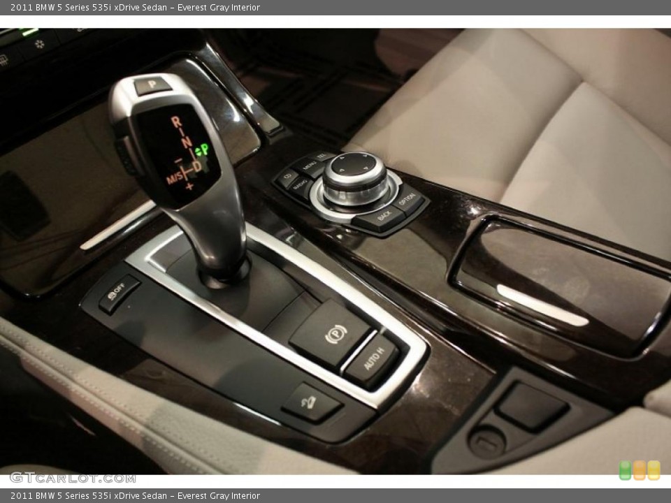 Everest Gray Interior Transmission for the 2011 BMW 5 Series 535i xDrive Sedan #48612443