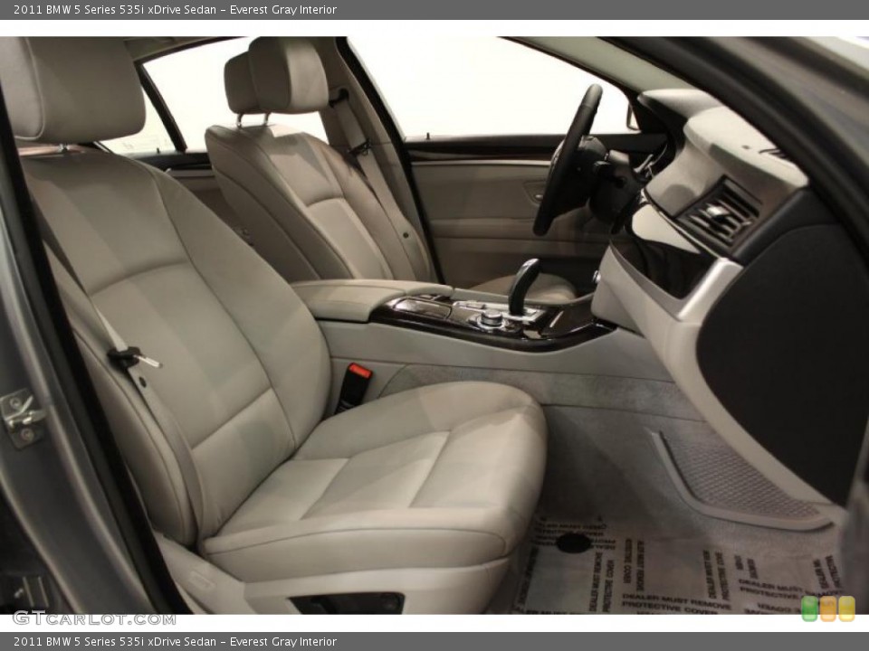 Everest Gray Interior Photo for the 2011 BMW 5 Series 535i xDrive Sedan #48612476