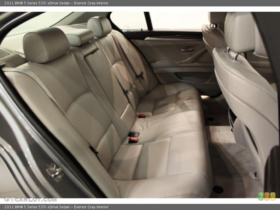 Everest Gray Interior Photo for the 2011 BMW 5 Series 535i xDrive Sedan #48612491