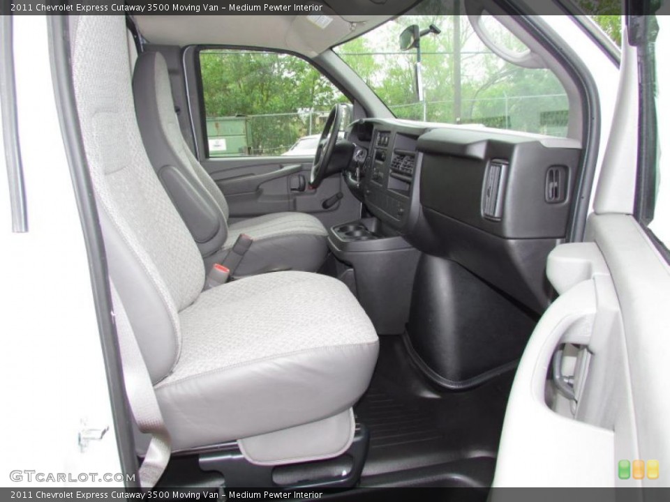 Medium Pewter Interior Photo for the 2011 Chevrolet Express Cutaway 3500 Moving Van #48616277