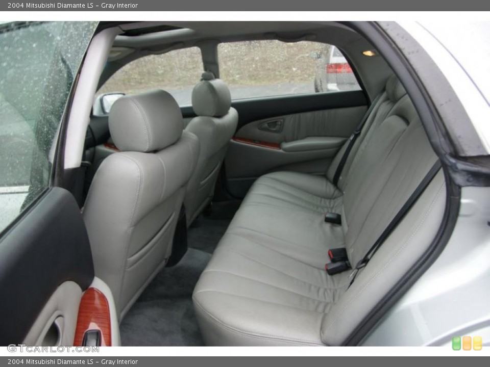 Gray Interior Photo for the 2004 Mitsubishi Diamante LS #48619760