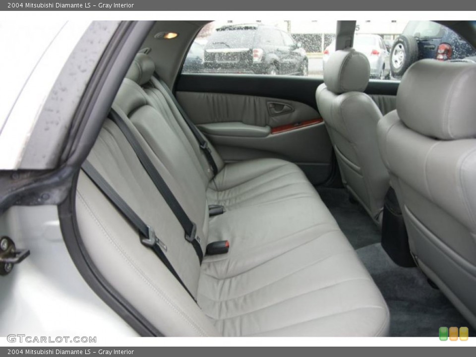 Gray Interior Photo for the 2004 Mitsubishi Diamante LS #48619844