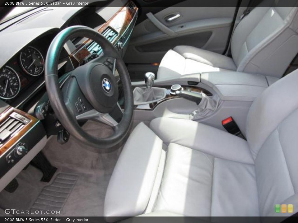 Grey Interior Photo for the 2008 BMW 5 Series 550i Sedan #48621173