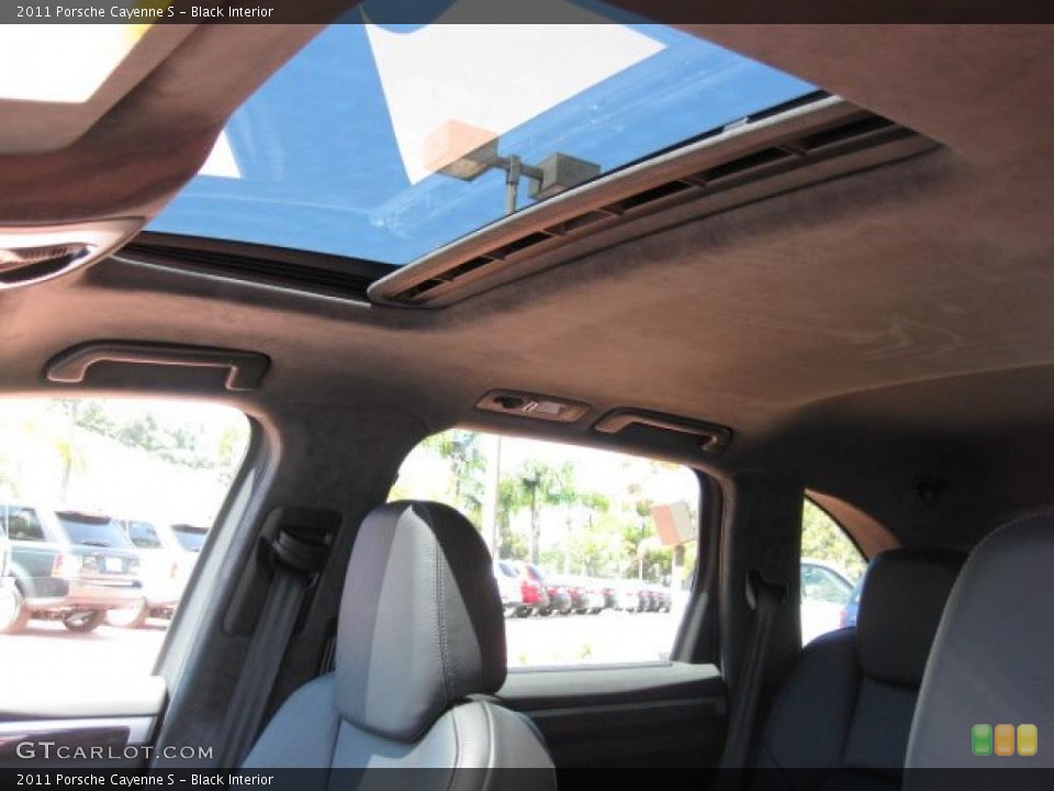 Black Interior Sunroof for the 2011 Porsche Cayenne S #48624630