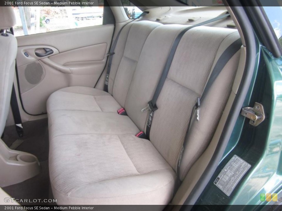 Medium Pebble Interior Photo for the 2001 Ford Focus SE Sedan #48635741