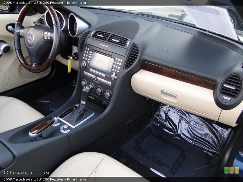 Beige Interior Photo for the 2008 Mercedes-Benz SLK 280 Roadster #48650173