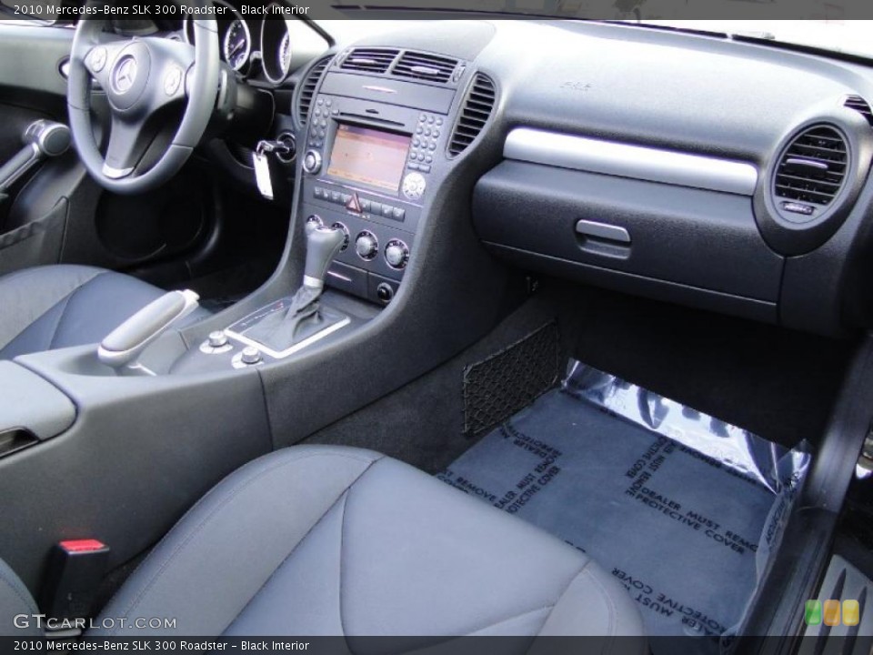 Black Interior Photo for the 2010 Mercedes-Benz SLK 300 Roadster #48650689