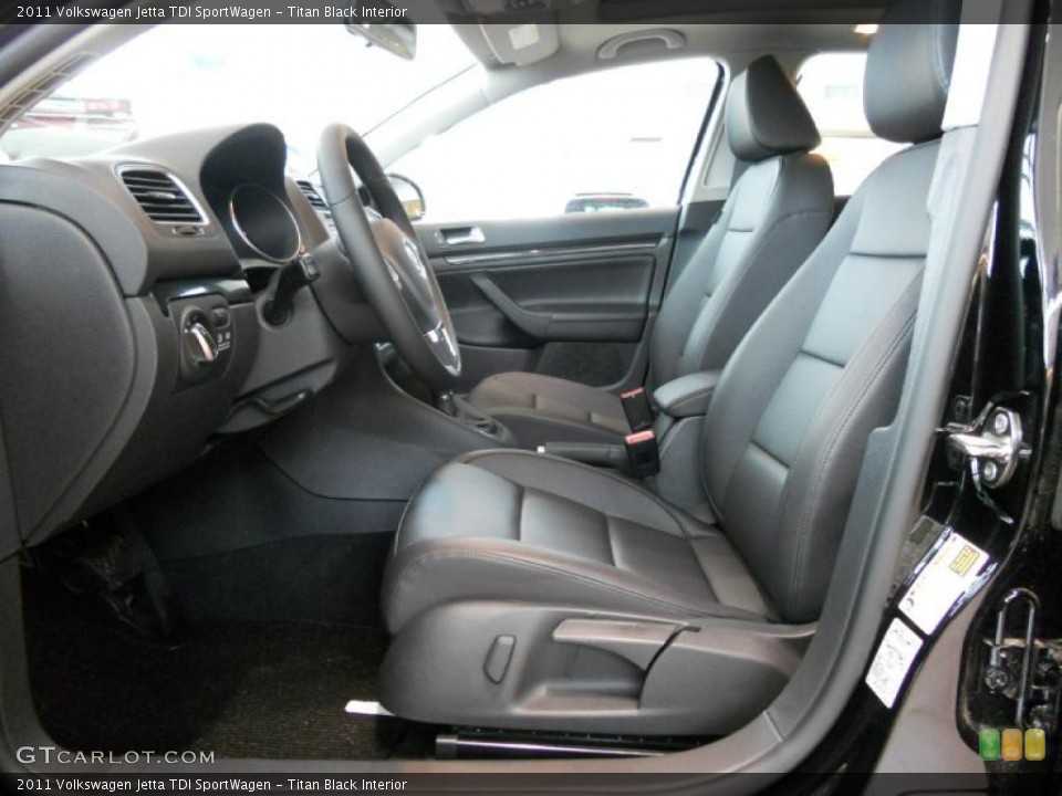 Titan Black Interior Photo for the 2011 Volkswagen Jetta TDI SportWagen #48661123