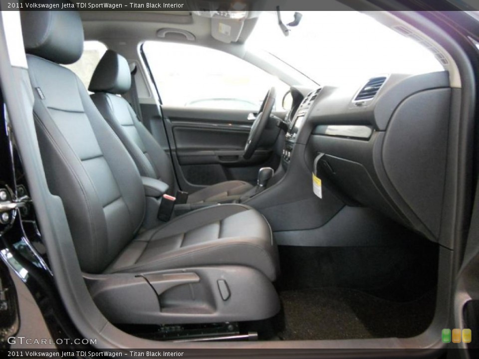 Titan Black Interior Photo for the 2011 Volkswagen Jetta TDI SportWagen #48661147