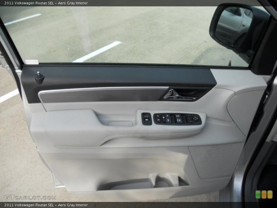 Aero Gray Interior Door Panel for the 2011 Volkswagen Routan SEL #48661510