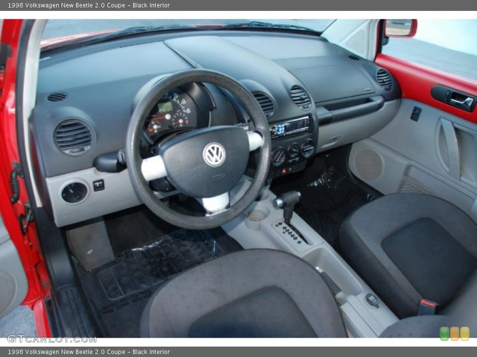 Black Interior Photo for the 1998 Volkswagen New Beetle 2.0 Coupe #48665063