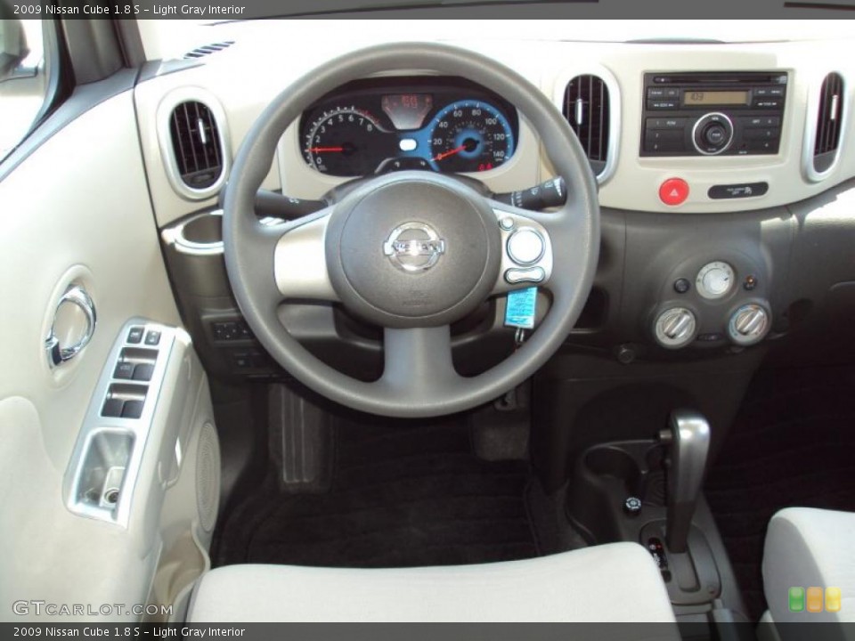 Light Gray Interior Steering Wheel for the 2009 Nissan Cube 1.8 S #48672096