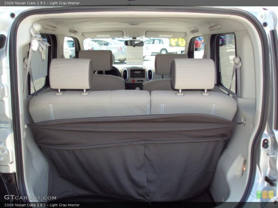 Light Gray Interior Trunk for the 2009 Nissan Cube 1.8 S #48672111