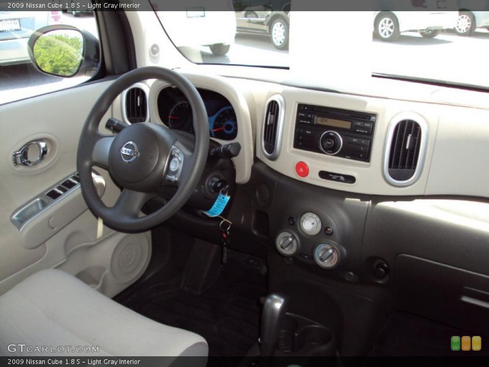 Light Gray Interior Dashboard for the 2009 Nissan Cube 1.8 S #48672184