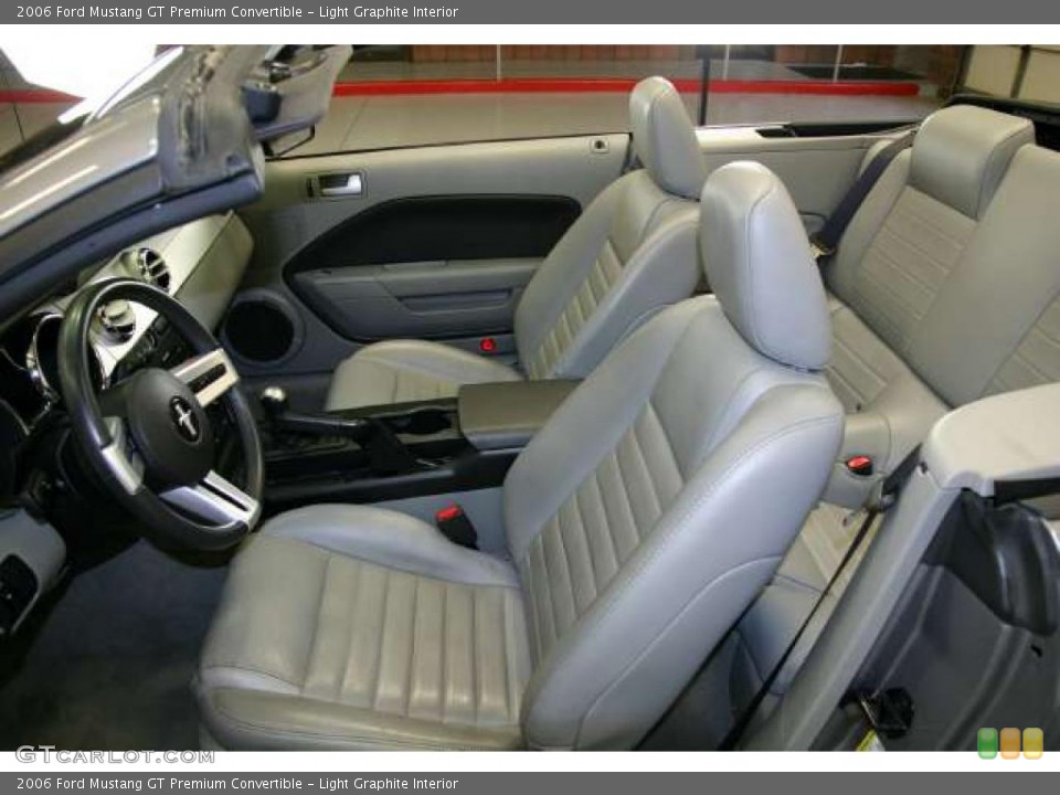 Light Graphite Interior Photo for the 2006 Ford Mustang GT Premium Convertible #48676023