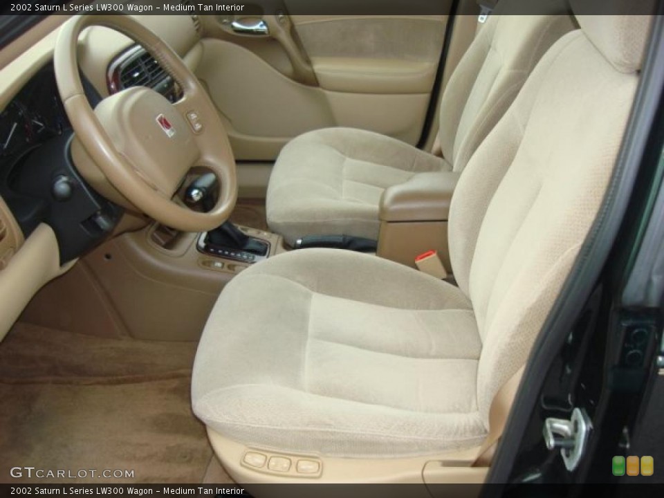 Medium Tan Interior Photo for the 2002 Saturn L Series LW300 Wagon #48676975