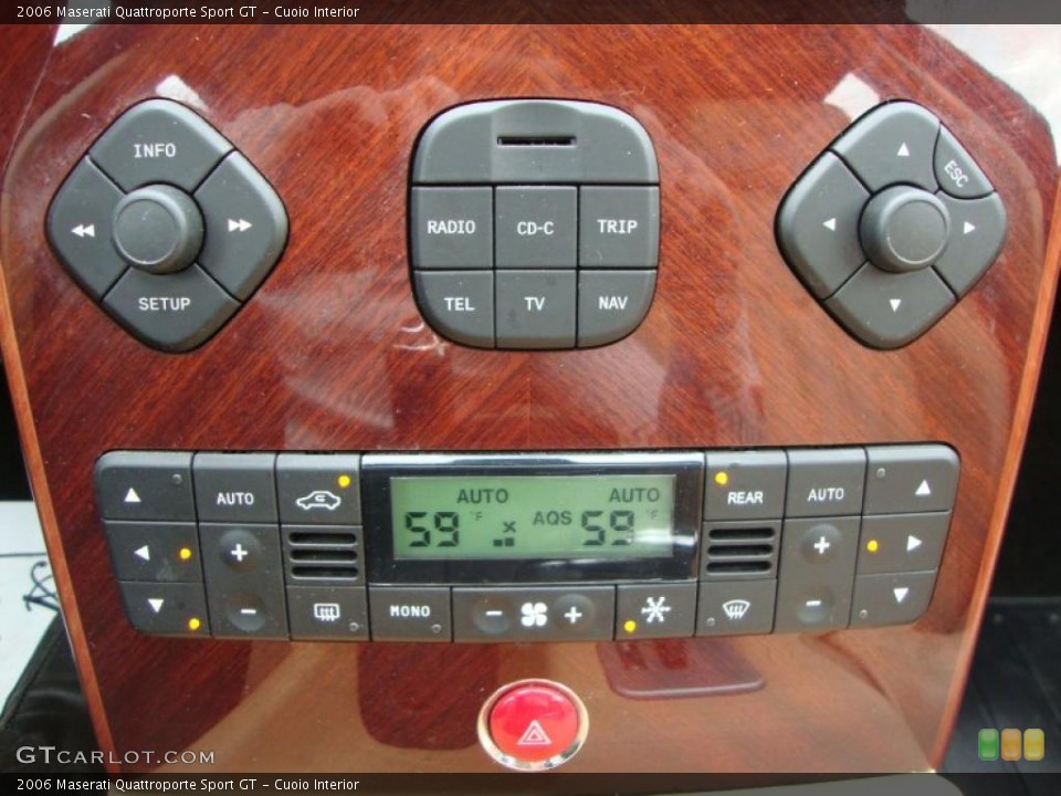 Cuoio Interior Controls for the 2006 Maserati Quattroporte Sport GT #48677971