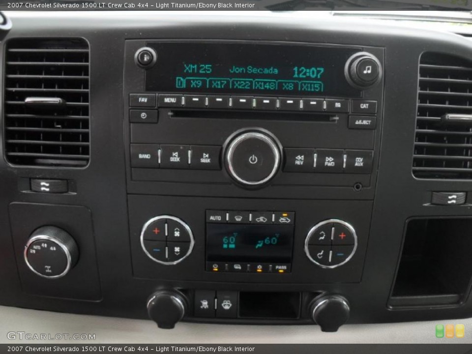 Light Titanium/Ebony Black Interior Controls for the 2007 Chevrolet Silverado 1500 LT Crew Cab 4x4 #48679898