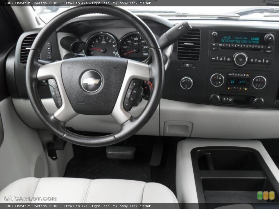 Light Titanium/Ebony Black Interior Dashboard for the 2007 Chevrolet Silverado 1500 LT Crew Cab 4x4 #48679949