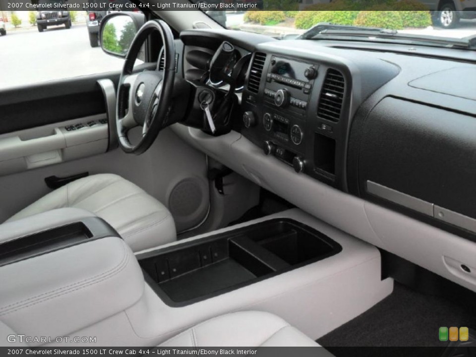 Light Titanium/Ebony Black Interior Dashboard for the 2007 Chevrolet Silverado 1500 LT Crew Cab 4x4 #48680024