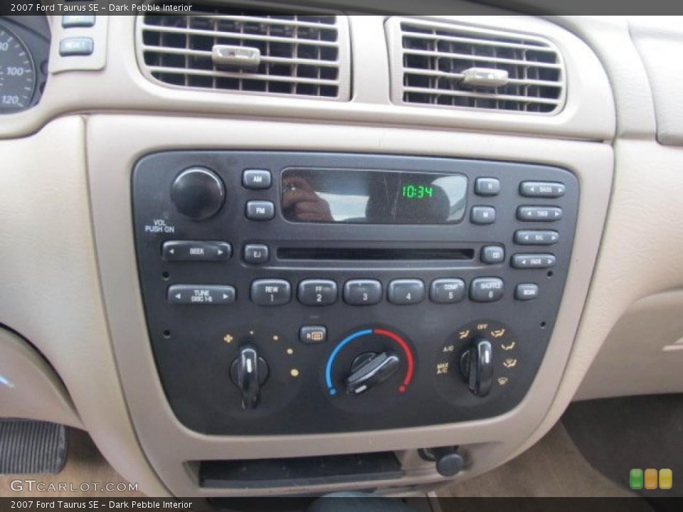 Dark Pebble Interior Controls for the 2007 Ford Taurus SE #48681380