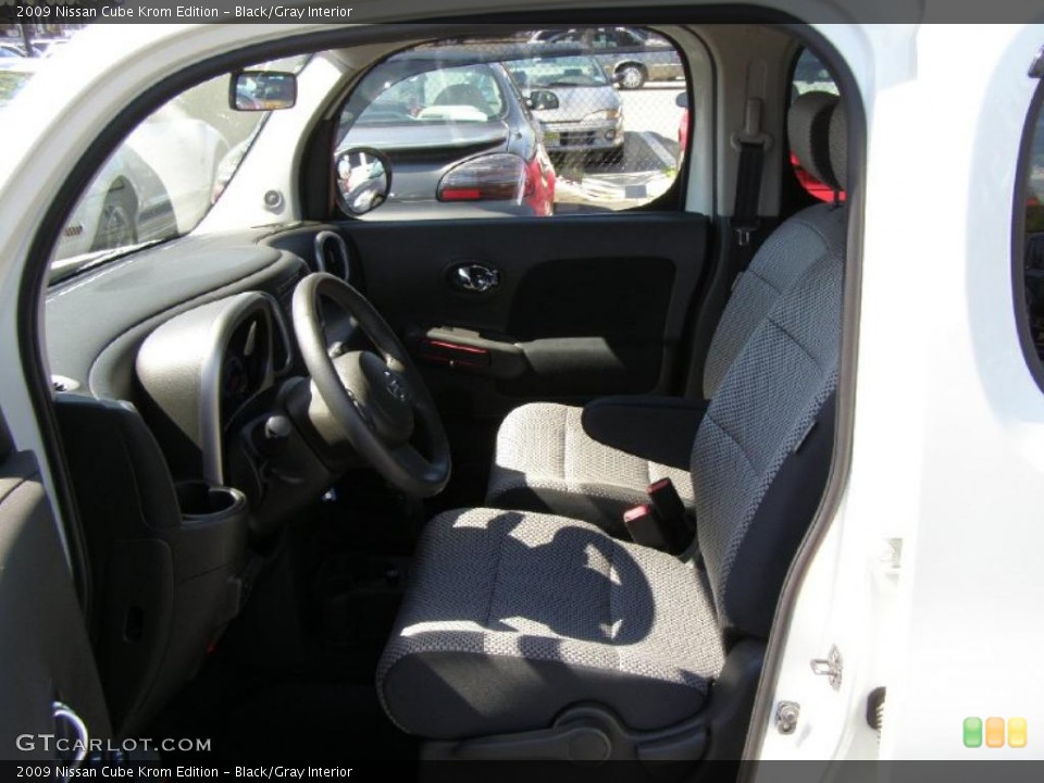 Black/Gray Interior Photo for the 2009 Nissan Cube Krom Edition #48702577