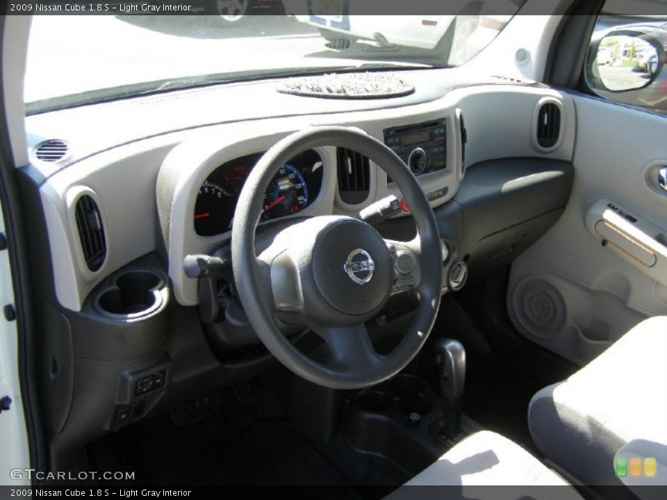 Light Gray Interior Dashboard for the 2009 Nissan Cube 1.8 S #48702790