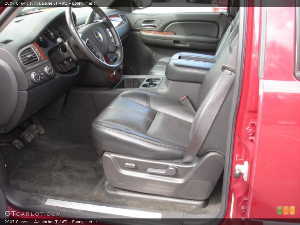 Ebony Interior Photo for the 2007 Chevrolet Avalanche LT 4WD #48706045