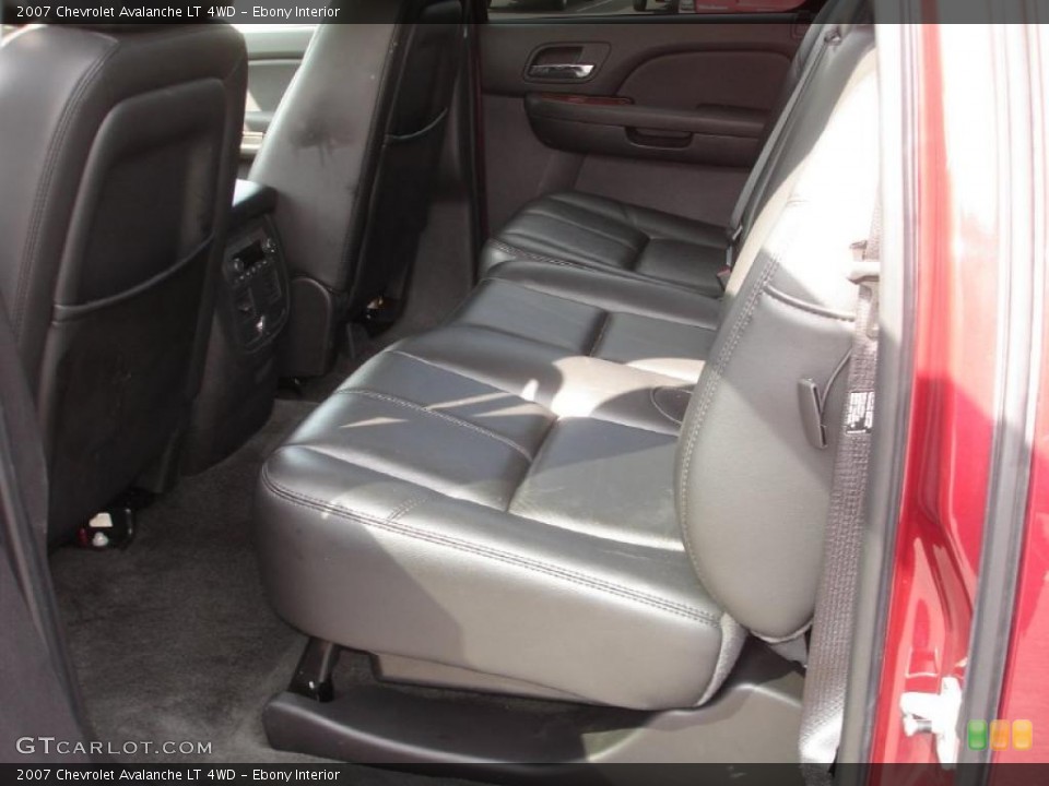 Ebony Interior Photo for the 2007 Chevrolet Avalanche LT 4WD #48706054