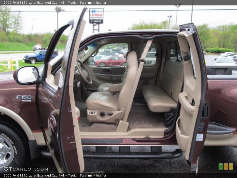 Medium Parchment Interior Photo for the 2000 Ford F150 Lariat Extended Cab 4x4 #48706675