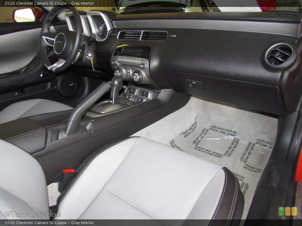 Gray Interior Photo for the 2010 Chevrolet Camaro SS Coupe #48706822