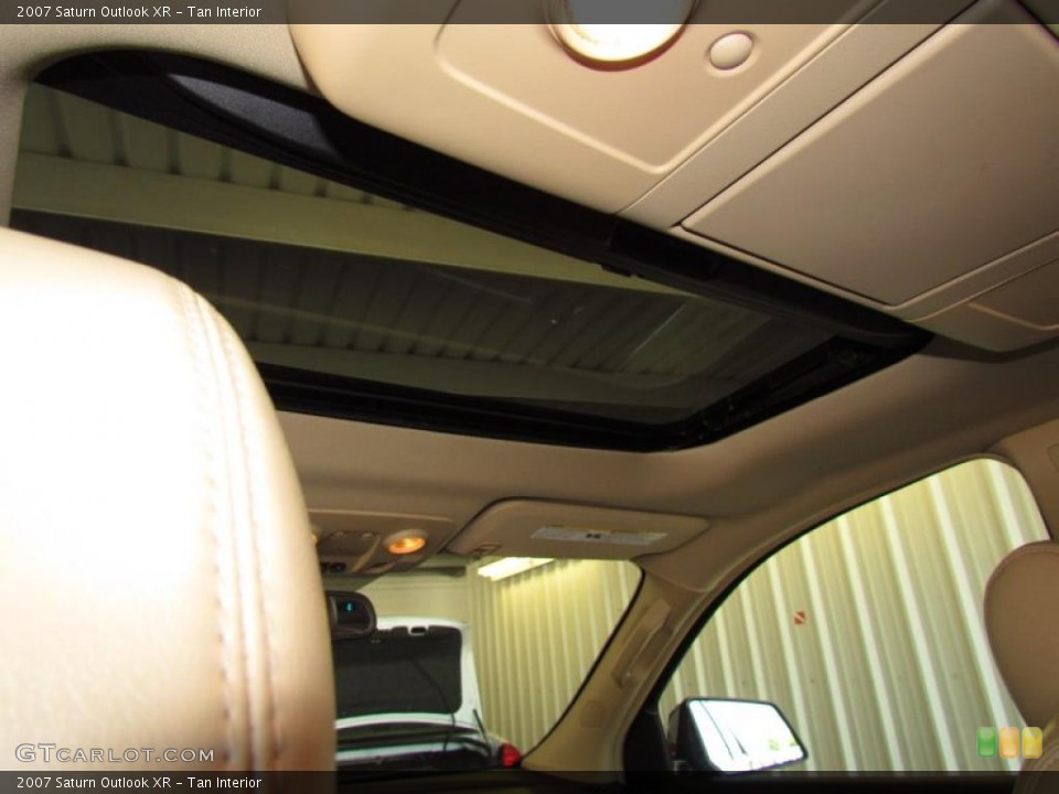 Tan Interior Sunroof for the 2007 Saturn Outlook XR #48707545