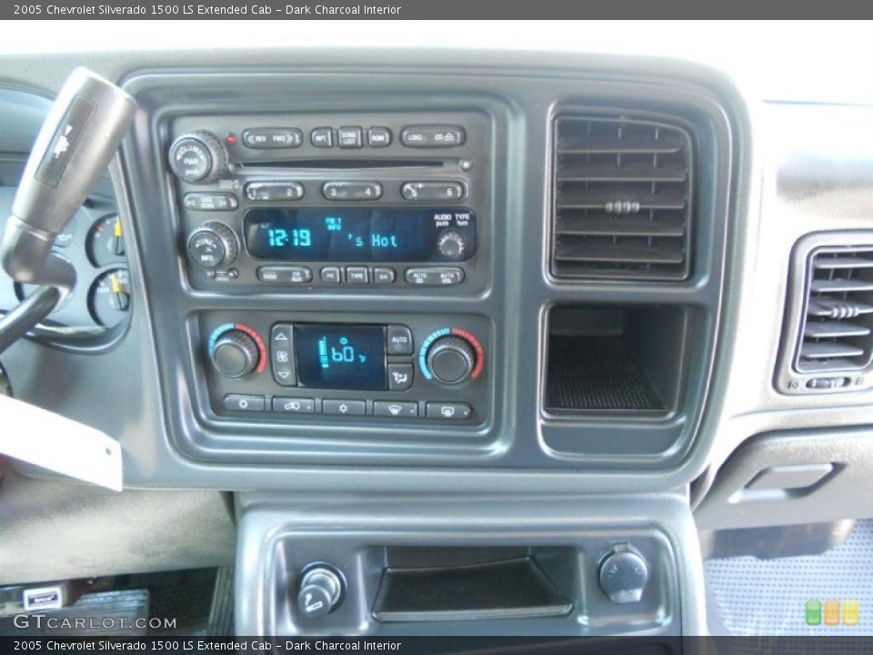 Dark Charcoal Interior Controls for the 2005 Chevrolet Silverado 1500 LS Extended Cab #48717664