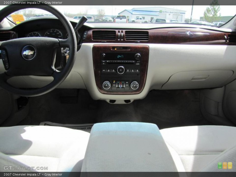 Gray Interior Dashboard for the 2007 Chevrolet Impala LT #48721040