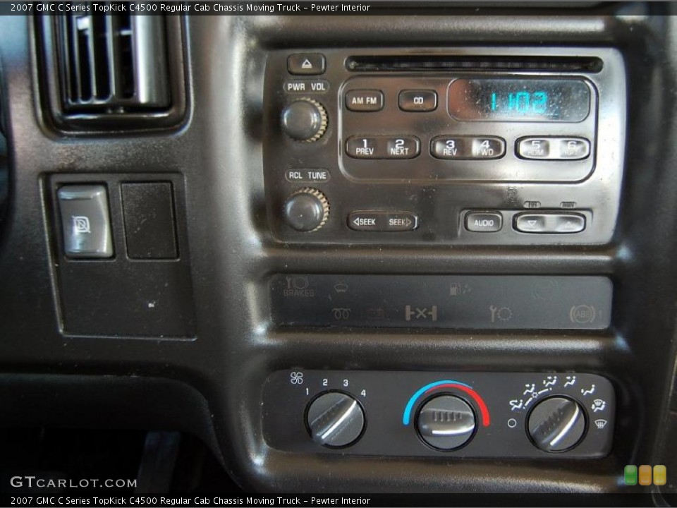 Pewter Interior Controls for the 2007 GMC C Series TopKick C4500 Regular Cab Chassis Moving Truck #48732036