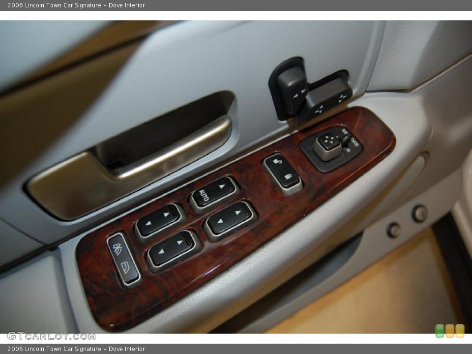Dove Interior Controls for the 2006 Lincoln Town Car Signature #48748989