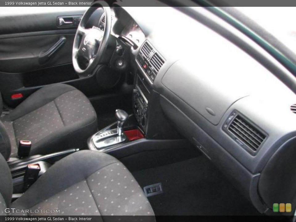 Black Interior Photo for the 1999 Volkswagen Jetta GL Sedan #48750888